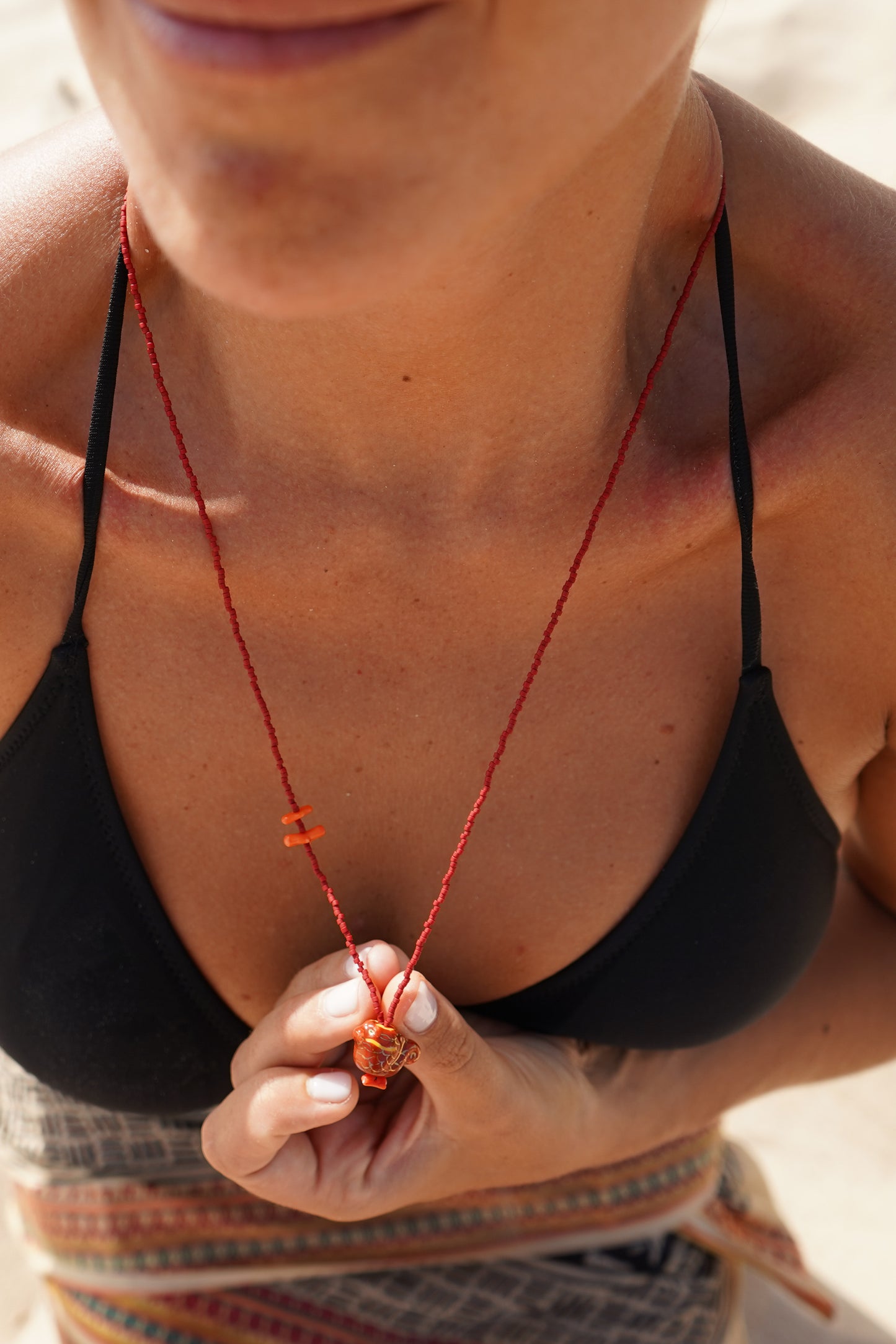 Collar Amuleto Rojo