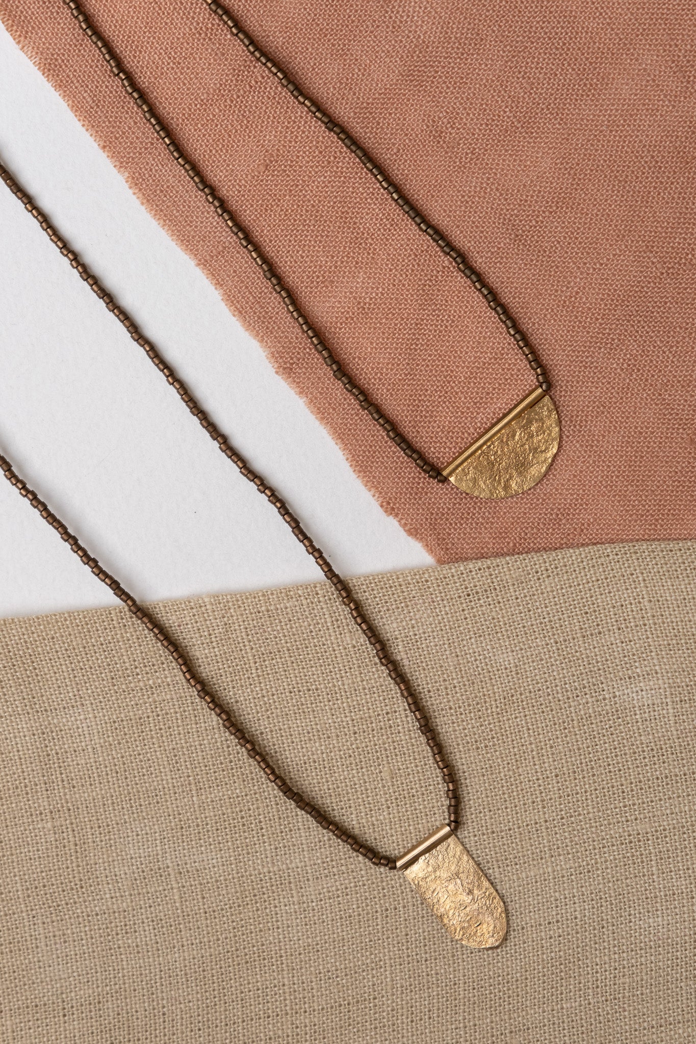 Collar Dije Media Luna Café