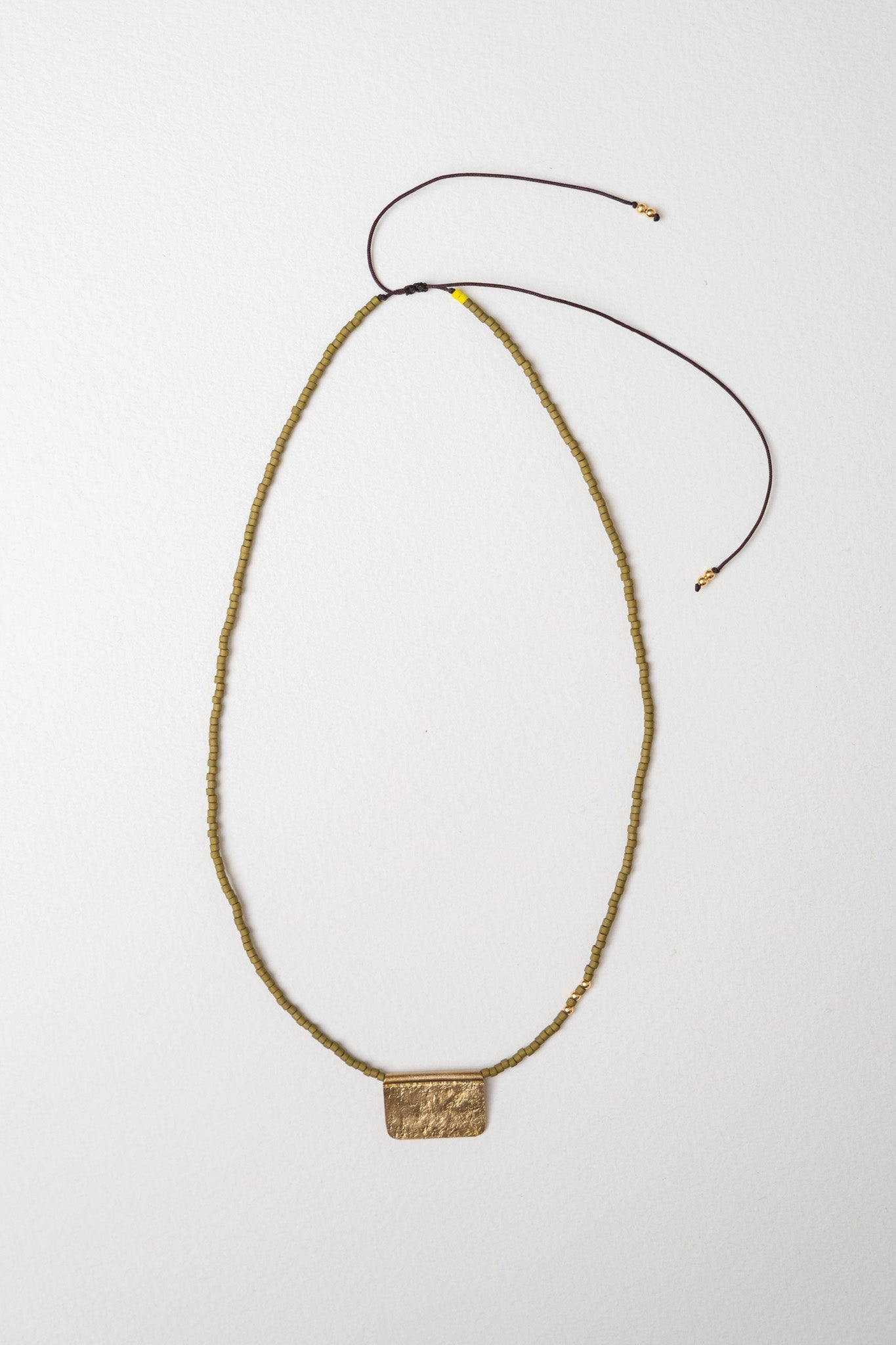 Collar Dije Rectangular Pistacho
