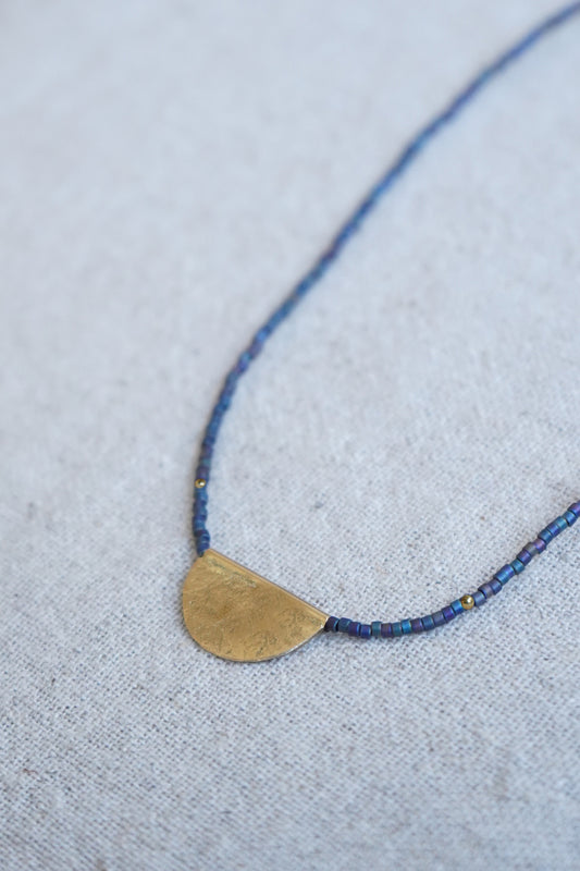 Collar Dije Media Luna Azul Tornasol