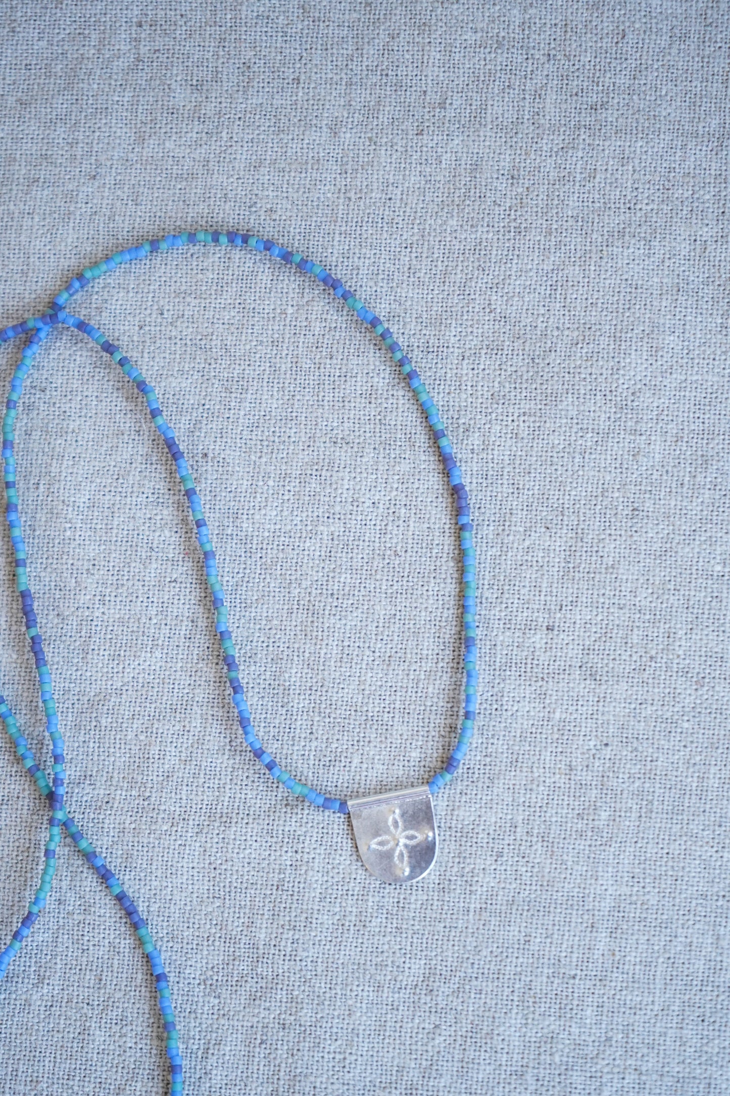 Collar Flor de Chilco Largo Azulino